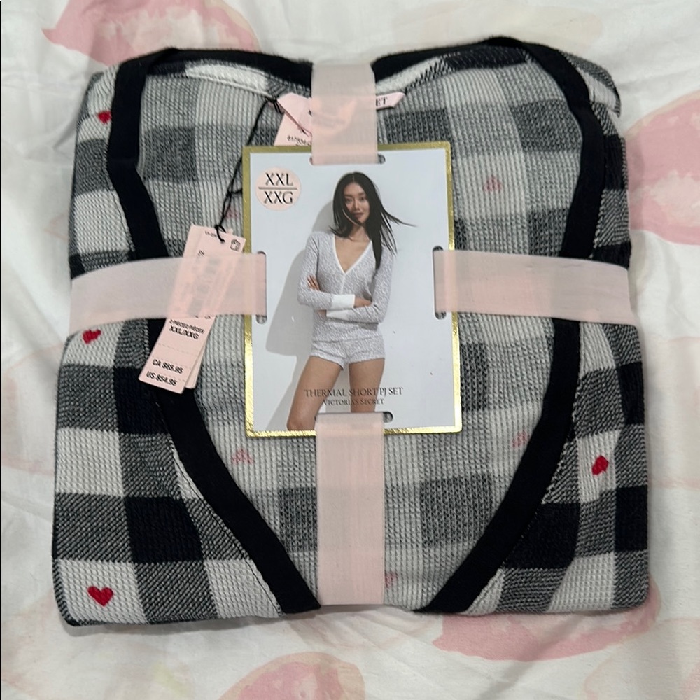 Victoria's Secret Black and White Pajama Set Plush Fleece